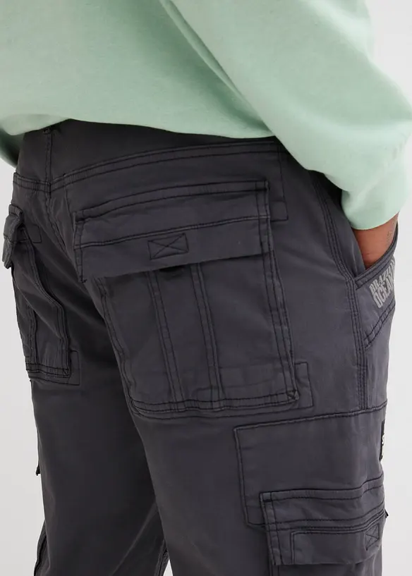 Lang bermudashorts med cargolommer, Regular fit, bonprix