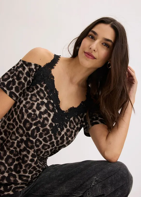 Cold shoulder-topp med blonder, bonprix
