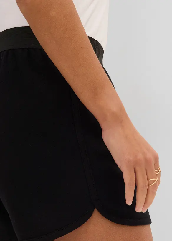 Sweatshorts med avrundet nederkant, bonprix