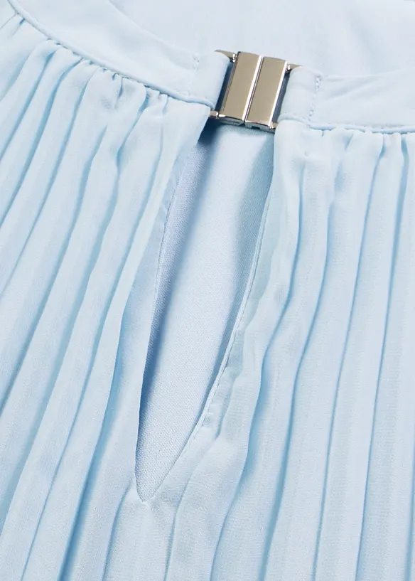 Minikjole i lett chiffon med pliss&eacute;folder, bonprix
