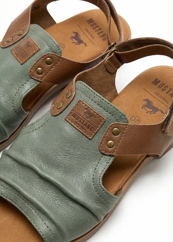 Sandaler fra Mustang, Mustang