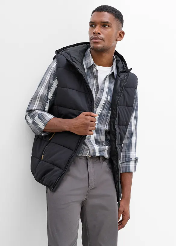 Vattert vest med hette og detaljer i imitert skinn, bonprix