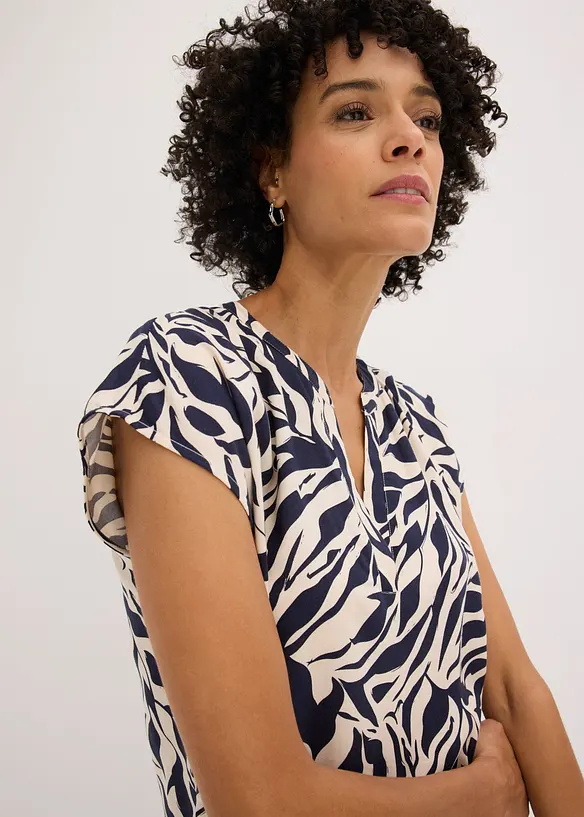 Kortermet bluse i lett viskose, bonprix