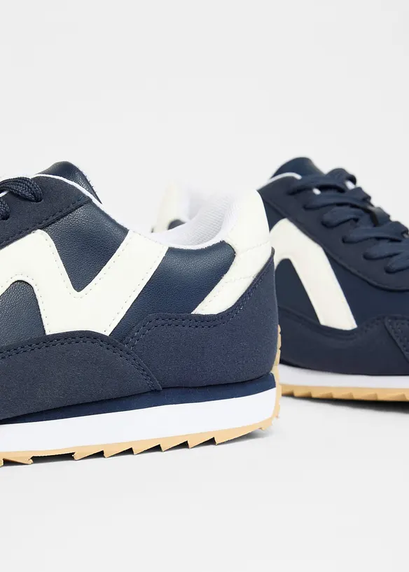 Sneakers med profilert s&aring;le, bonprix