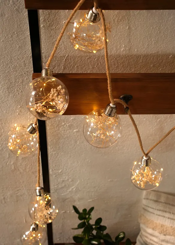 LED-lyskjede med 8 kuler med t&oslash;rkede blomster, bonprix