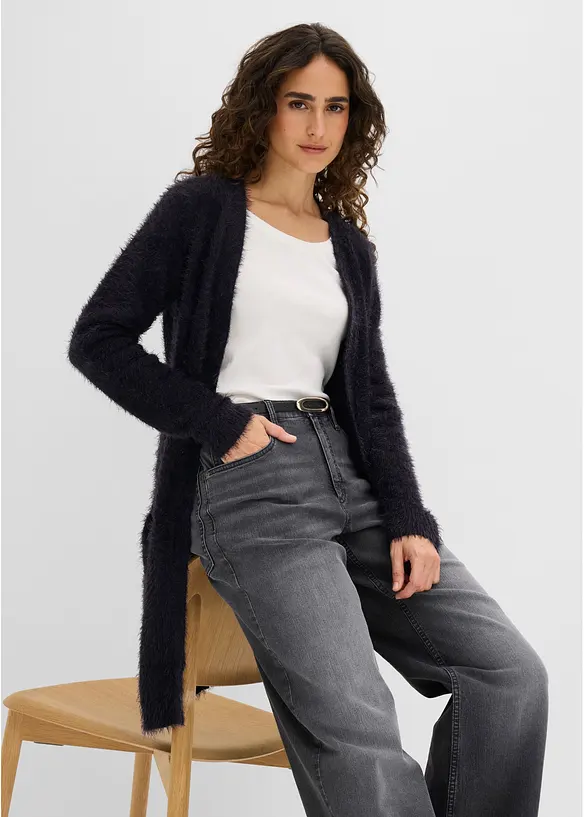 Lang strikkejakke i  fluffy stil, bonprix