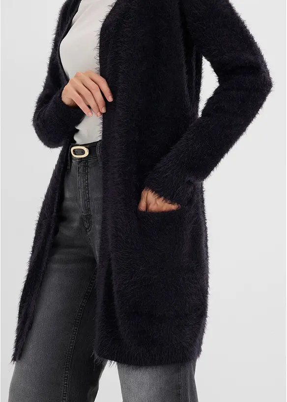 Lang strikkejakke i  fluffy stil, bonprix