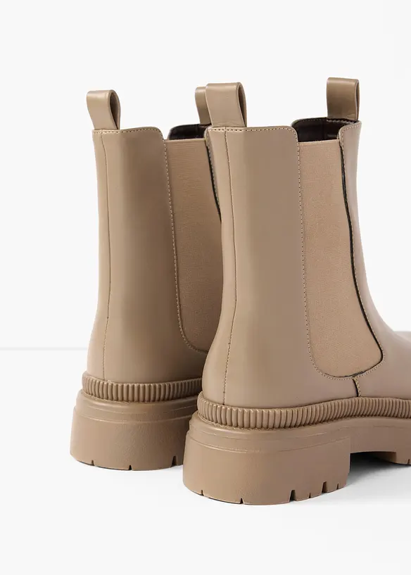 Chelseaboots med profilerte s&aring;ler, bonprix