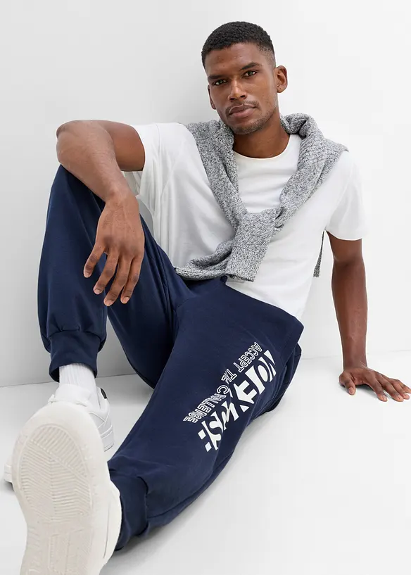 Joggebukse i 100% bomull med sporty trykk, bonprix