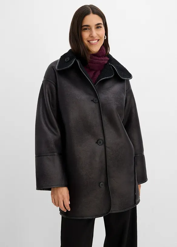 Oversized jakke i imitert lammeskinn, bonprix