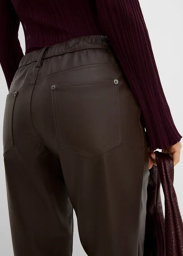 Bukse i imitert skinn med behagelig linning, bonprix