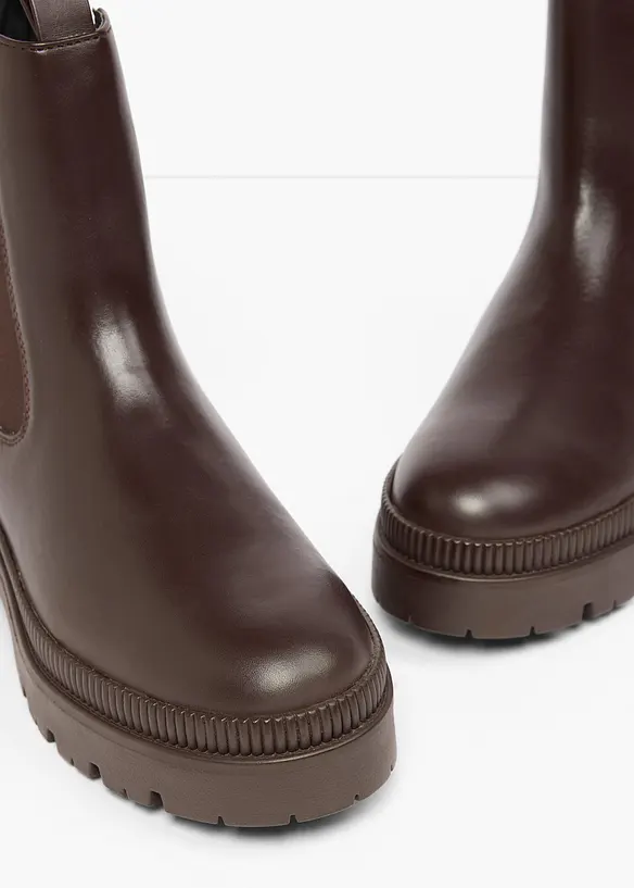 Chelseaboots med profilerte s&aring;ler, bonprix