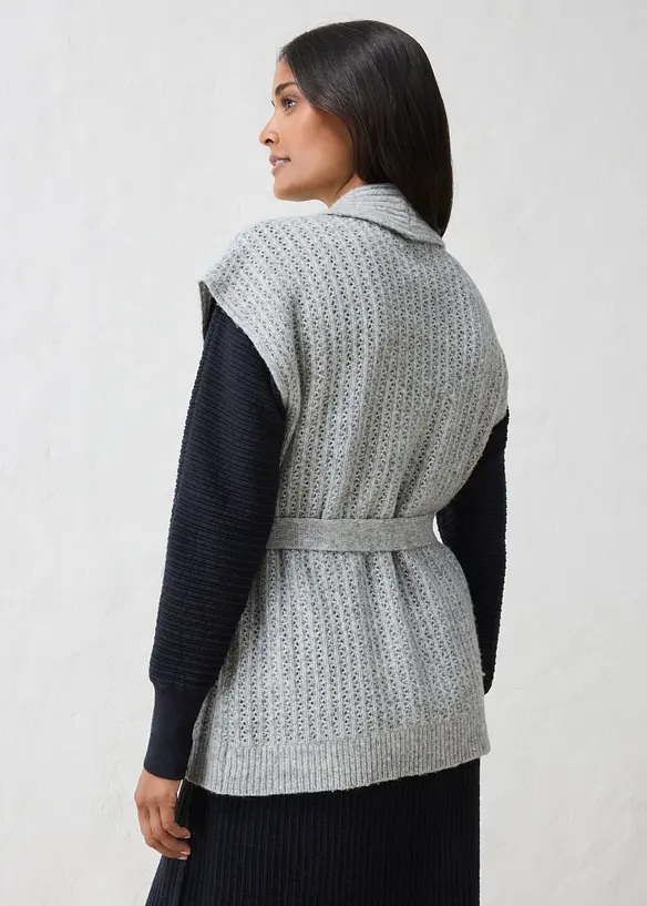Strikket vest i myk ullmiks med hullm&oslash;nster, bonprix