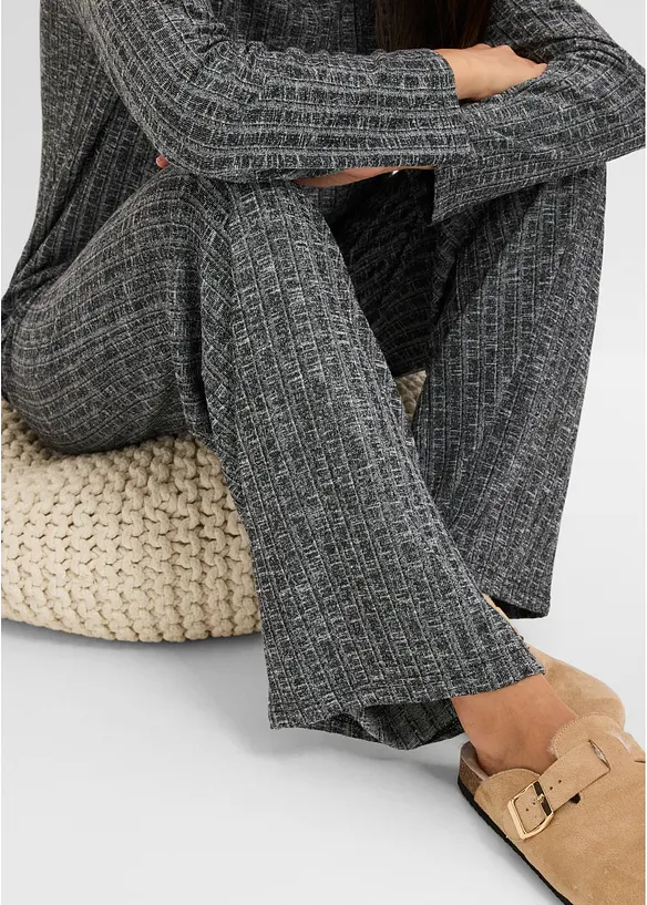 Loungewear kosedress i ribbemateriale, bonprix