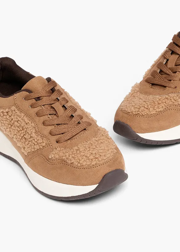 Chunky sneakers med fuskepels, bonprix