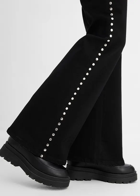 Flared-jeans High Waist med naglebesetning, bonprix