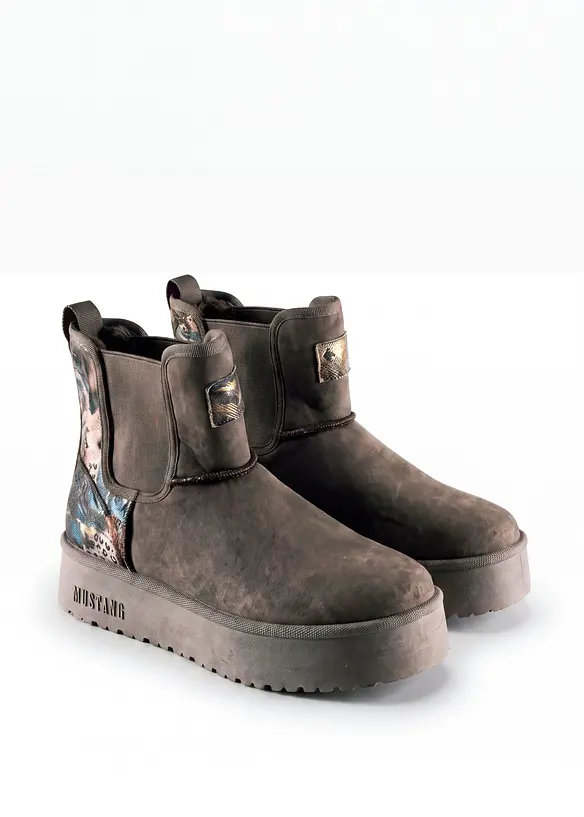 Sn&oslash;reboots fra Mustang, Mustang