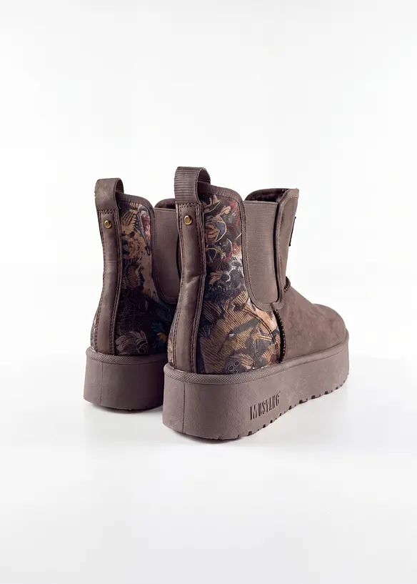 Sn&oslash;reboots fra Mustang, Mustang