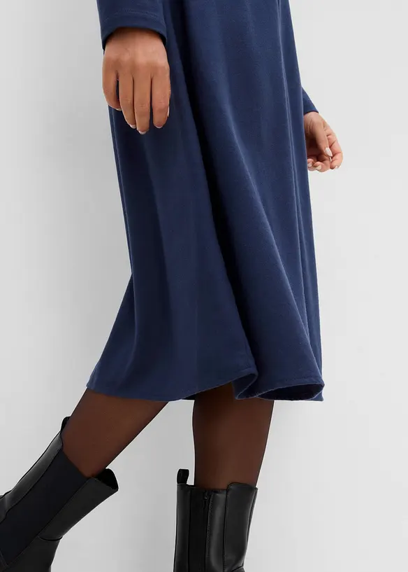 Lett flanellkjole av 100% bomull, bonprix