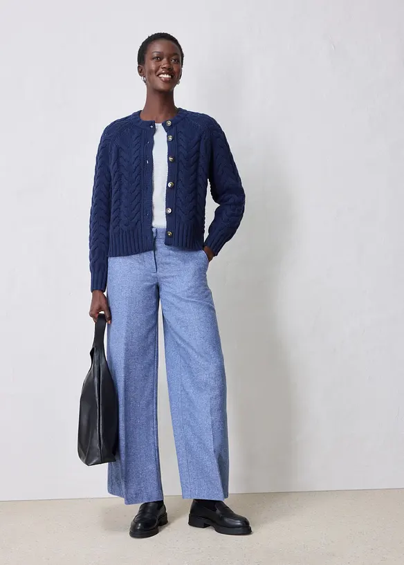 Kabelstrikket cardigan med fin merinoull, bonprix