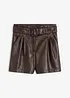 Shorts i imitert skinn med belte, bonprix
